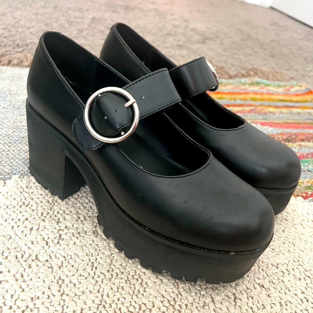 Current mood chunky black Mary janes size 8